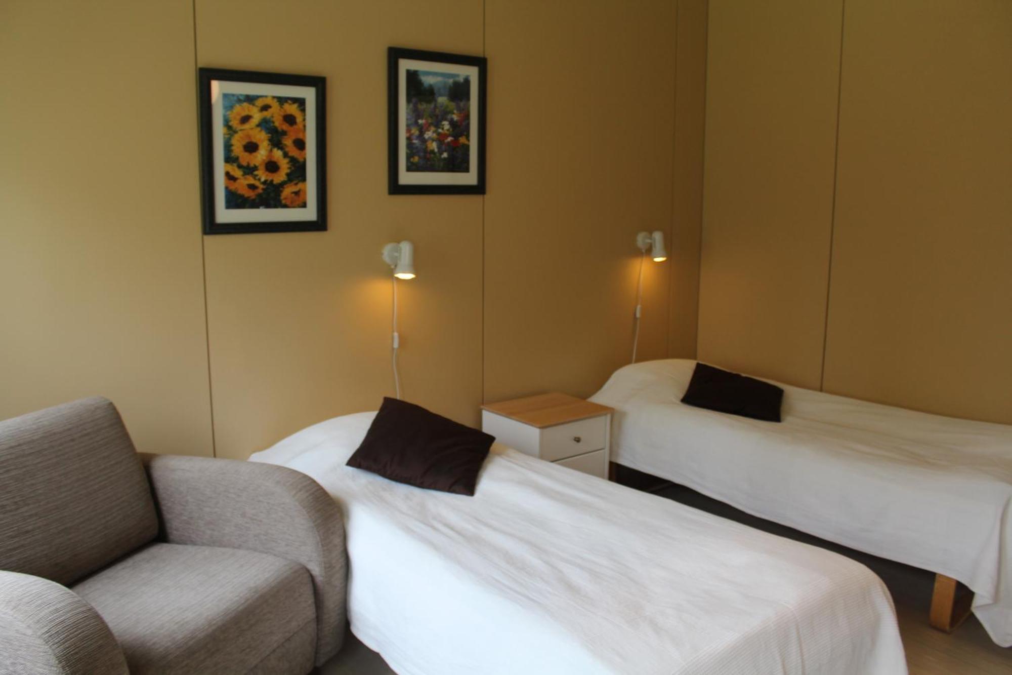 Labbnaes Semesterhem, Radhuset 케미온사리 외부 사진